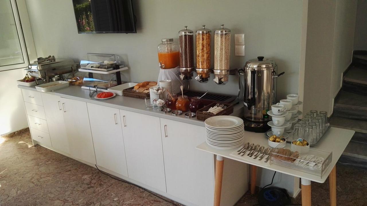 Hotel Finikas Метони Экстерьер фото