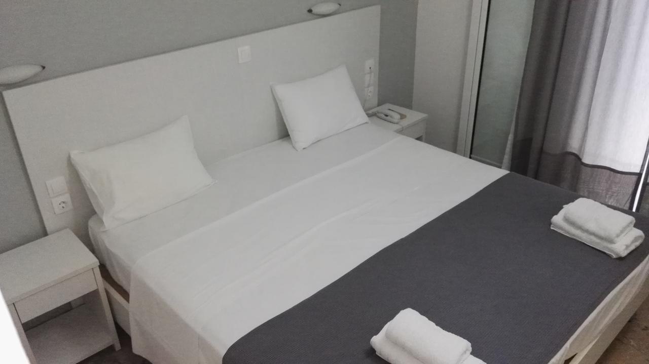 Hotel Finikas Метони Экстерьер фото
